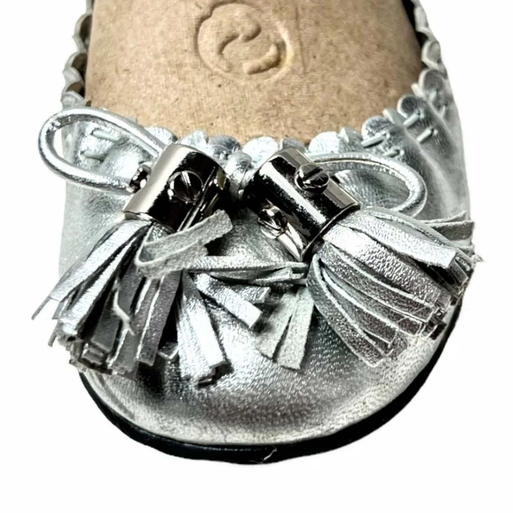 Tory Burch Reese Metallic Silver Leather Scrunch Tassel Ballet Flats Size 7 - Picture 12 of 16